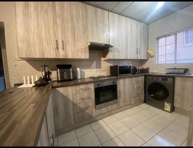 2 BEDROOM TOWNHOUSE FOR SALE IN VORNA VALLEY